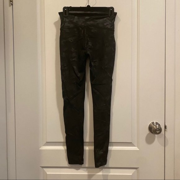 Spanx Faux Leather Camo Leggings - Picture 6 of 6